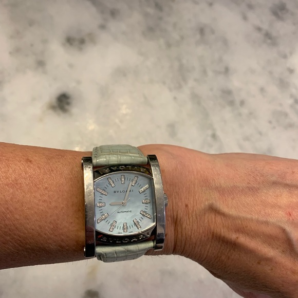 Bvlgari Womens Assioma SS Mother of Pearl Lt Blue leather with pave diamonds - Picture 9 of 10